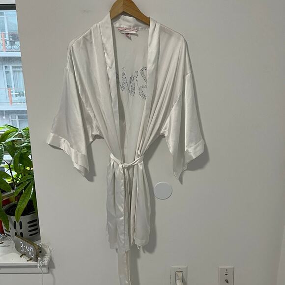 Victoria's Secret Bride Rhinestone White Silky Robe One Size - Picture 2 of 5